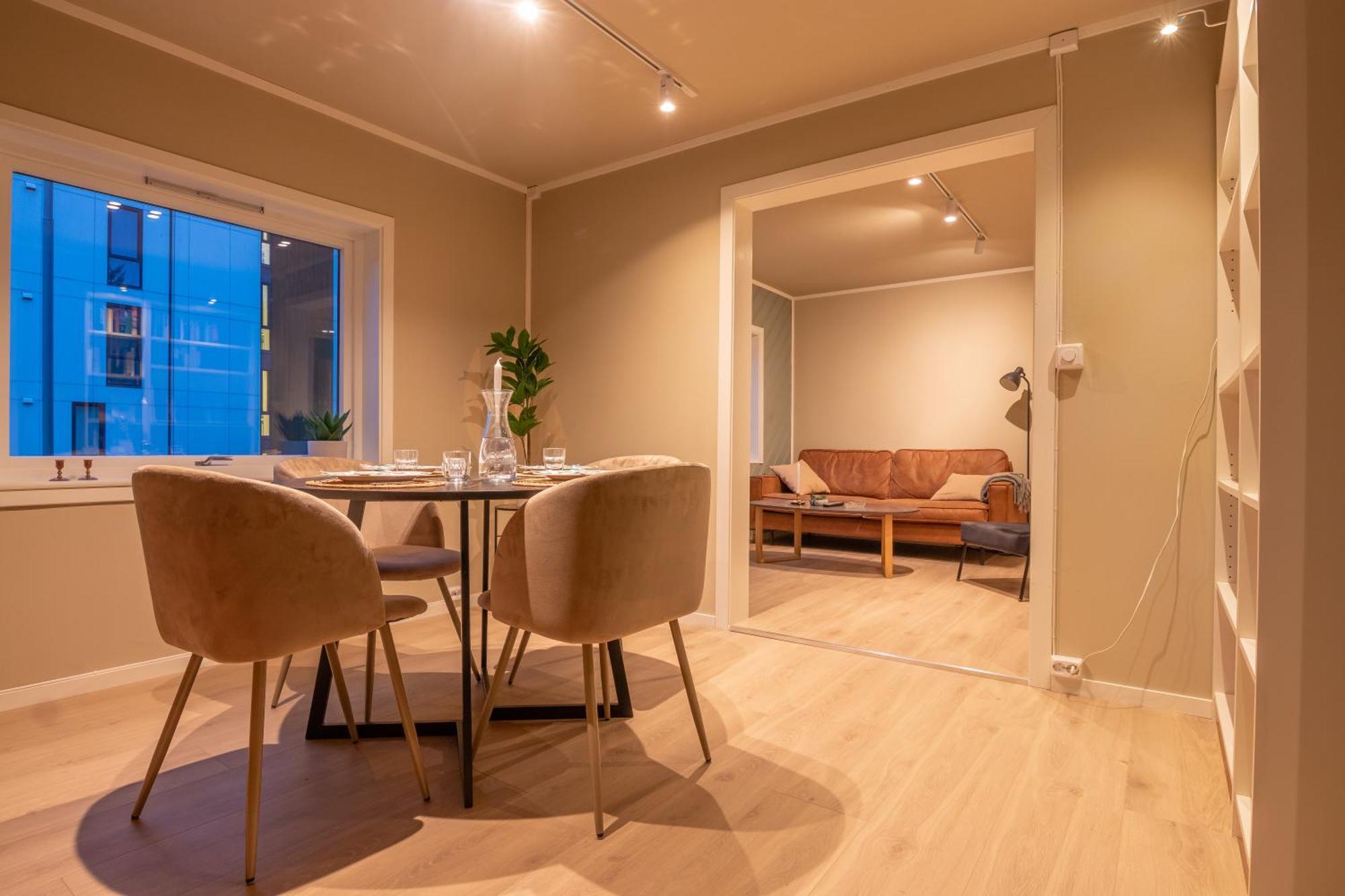 Cozy And Spacious Apartment In City Centre Tromsø Exteriör bild