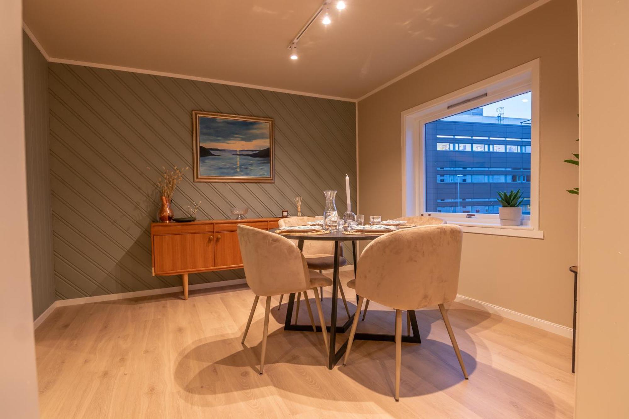 Cozy And Spacious Apartment In City Centre Tromsø Exteriör bild